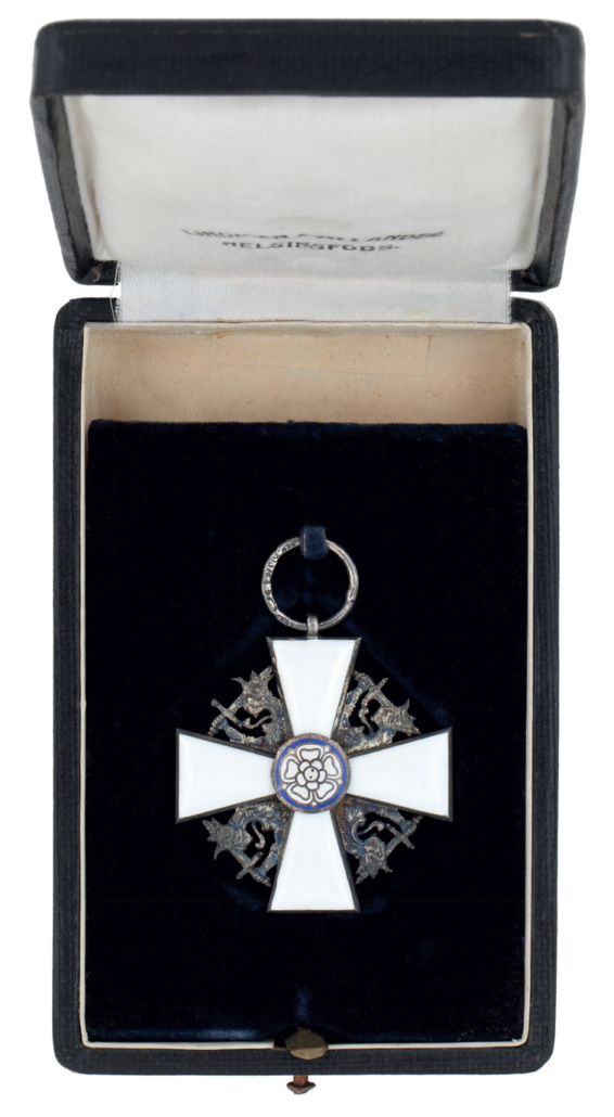 Knight Second Class of the Order of the White Rose of Finland, 1919. The appearance of the Order’s decorations has varied slightly over the years.